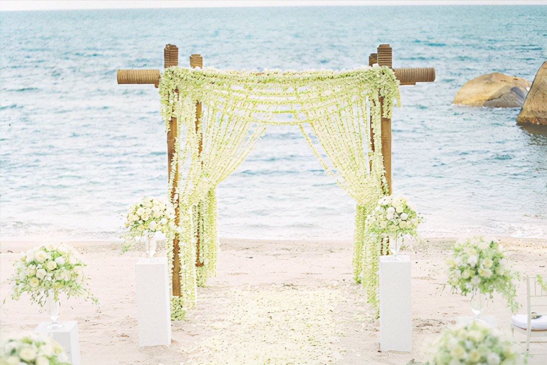 女的绝症跟男的分手,女的病治好了和男友分手