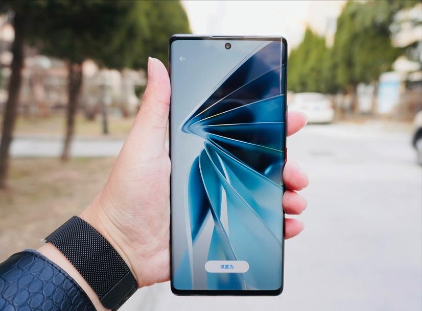 卖不动就降价再降价,骁龙8Gen2已成白菜价,仅需2499元了