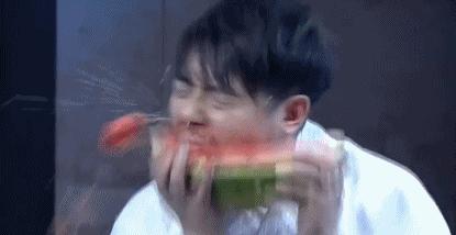 吃瓜群众表情包组成教程,看穿一切的吃瓜群众表情包