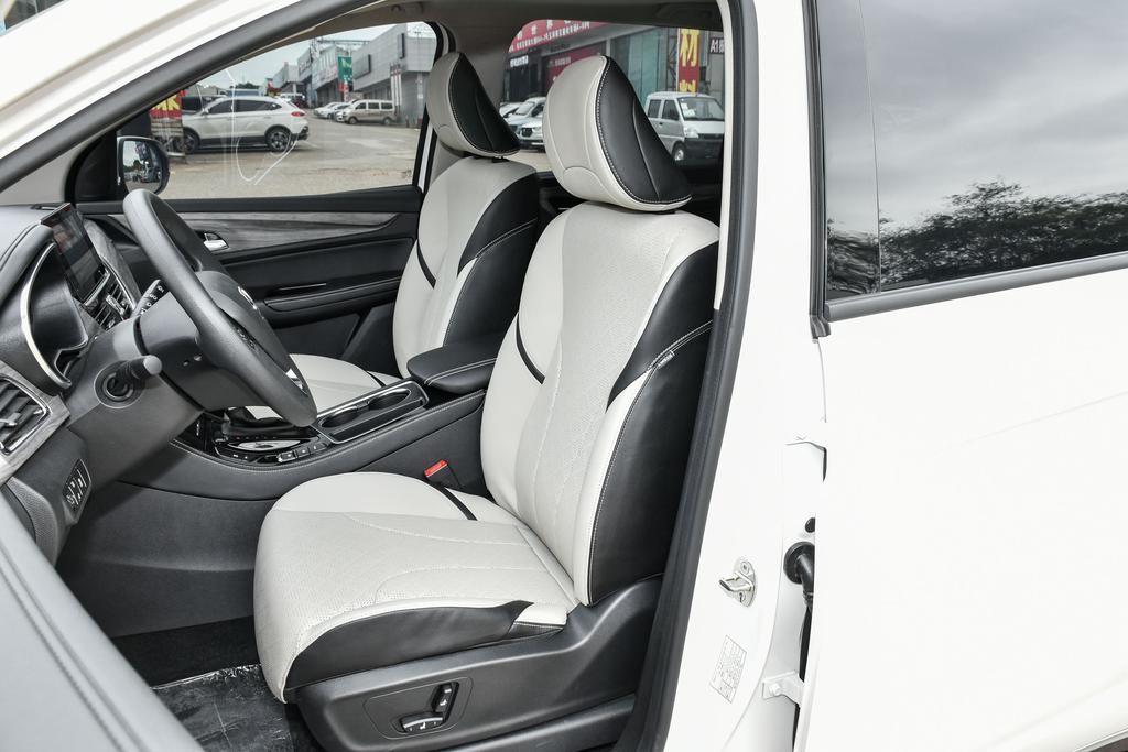 宝骏7305座,2021款宝骏730cvt试驾