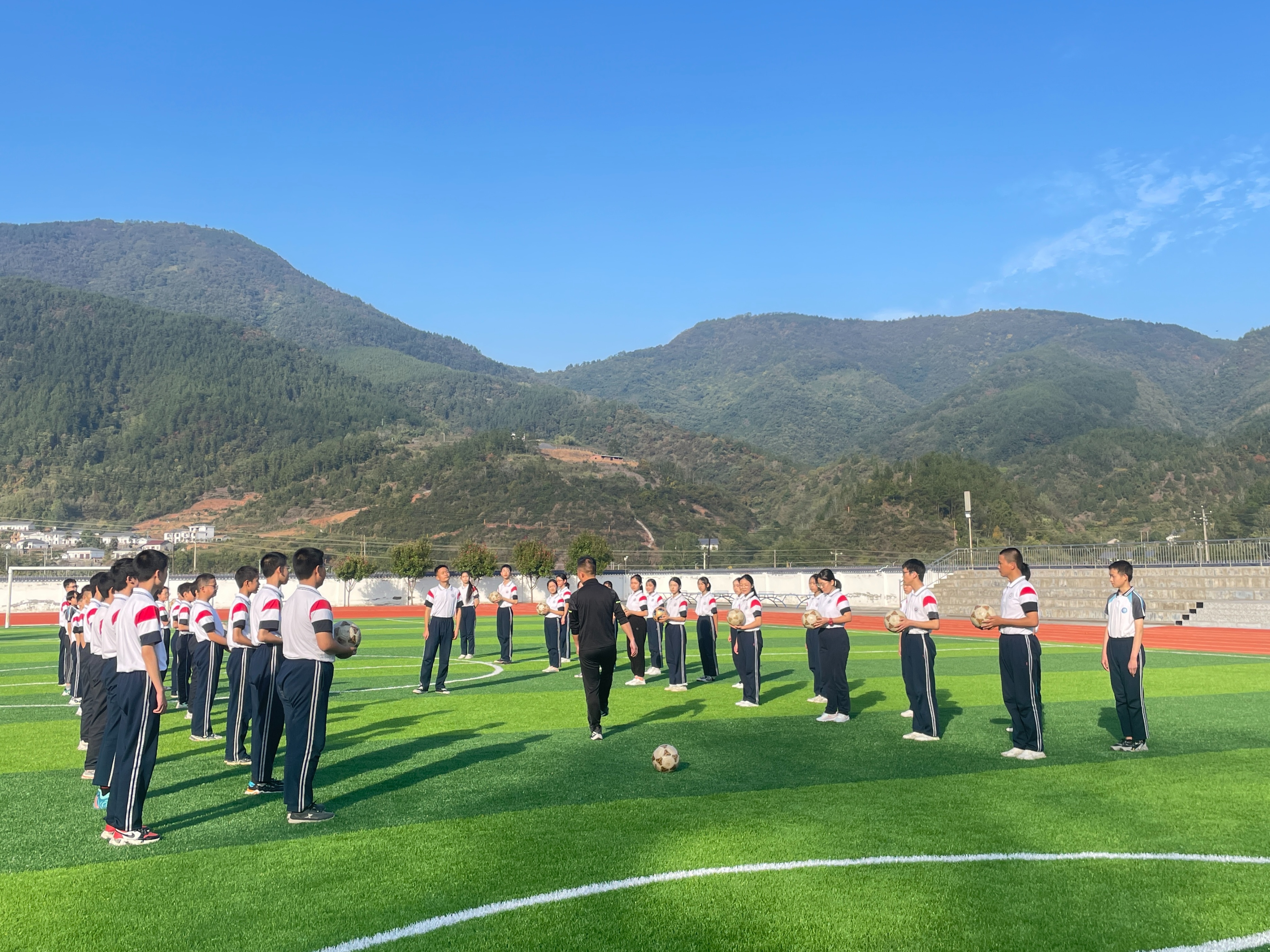 竹山县秦古中学表演操,竹山县秦古中学素质展演
