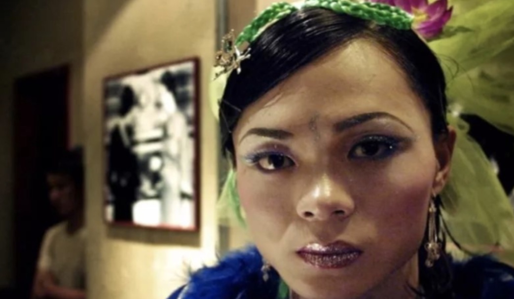 “人妖”李二毛：为爱情变性，被跟拍17年，离世多日才被发现