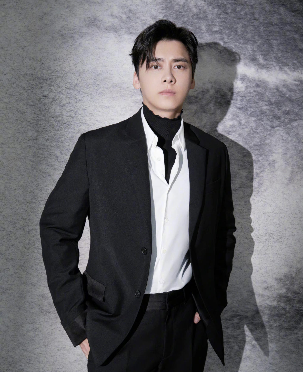 李易峰嫖娼影响大!杨幂出轨谣言被重提,冯小刚等众多男星也遭殃