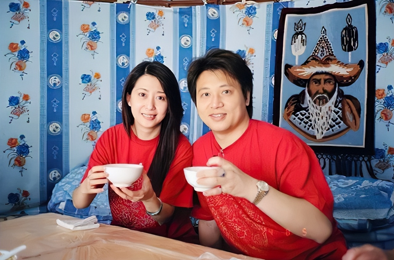 37岁女星爆料前夫出轨,女明星出轨前夫再爆料