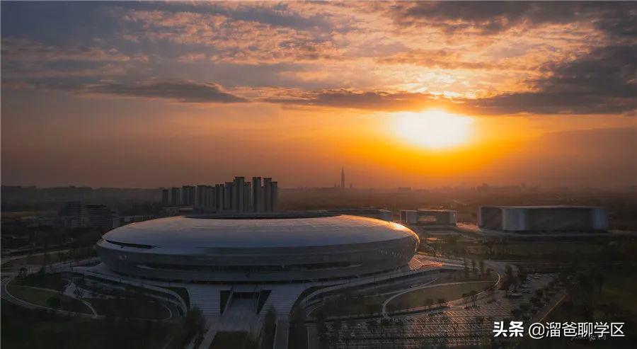 乘着大运会这缕“东风”，应该没有谁比东安湖还快