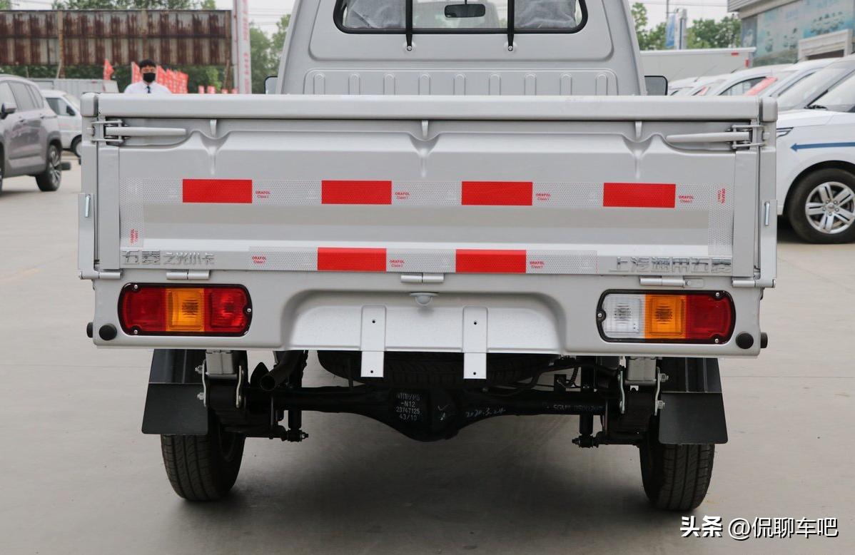 五菱之光小卡是多用途货车吗,五菱之光小卡为什么要加价