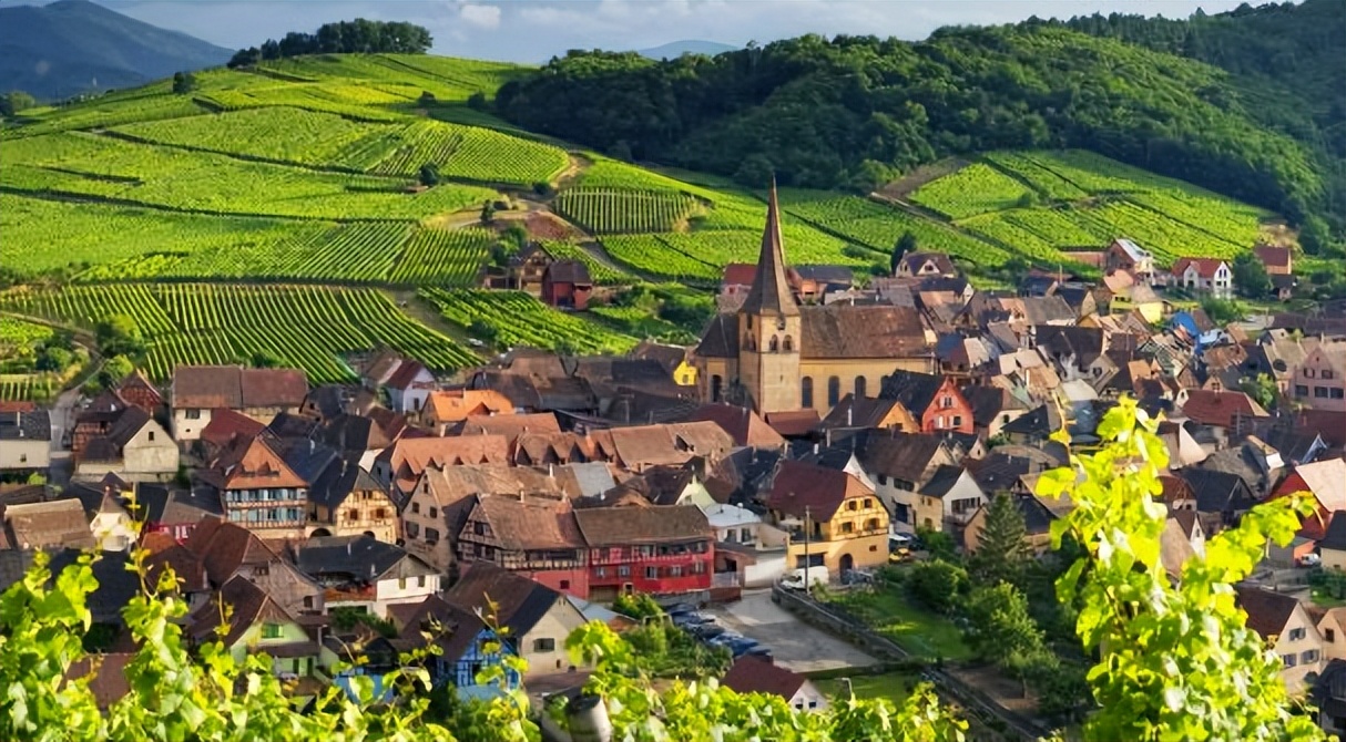 春夏适合去的景点,春夏秋冬的代表景点