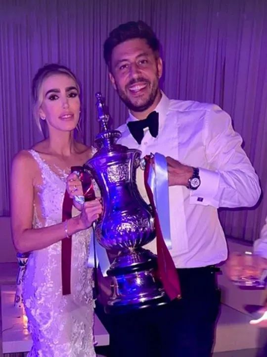 甩掉渣男后嫁入了豪门,甩掉男朋友嫁入豪门