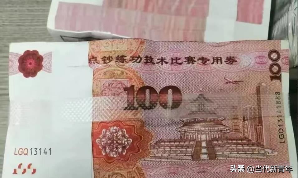 男子30万训练币买车,男子豪掷30万车送女友