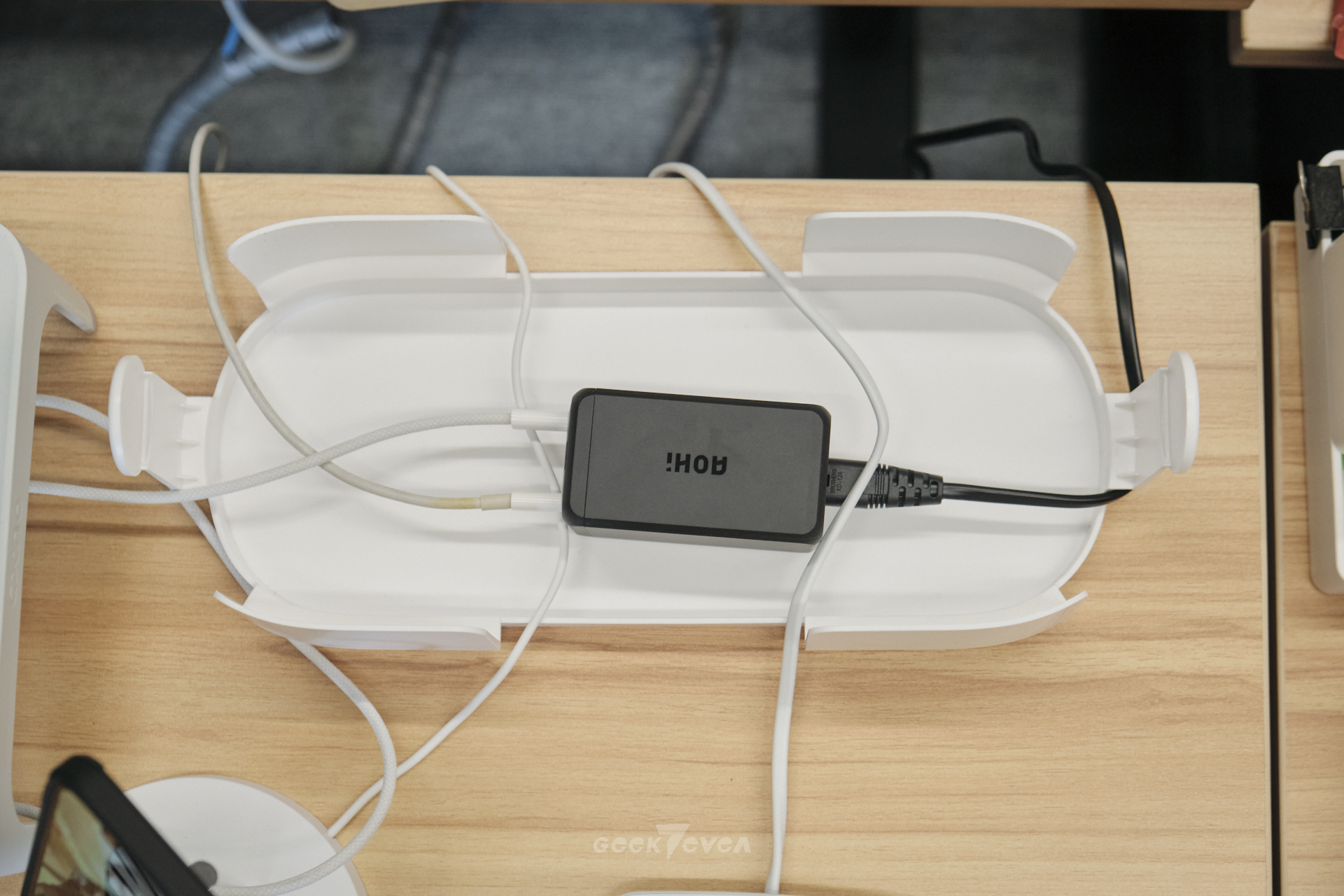 工位办公桌布置,给自己布置一个温馨的工作环境