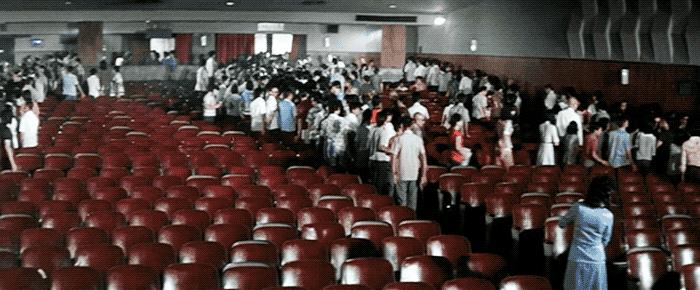 87岁开山鼻祖去世！那个拿命搏的港片时代，捧出的都是巨星