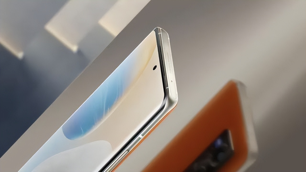 水凝膜和钢化膜哪个防破屏好,水凝膜和钢化膜到底哪个好