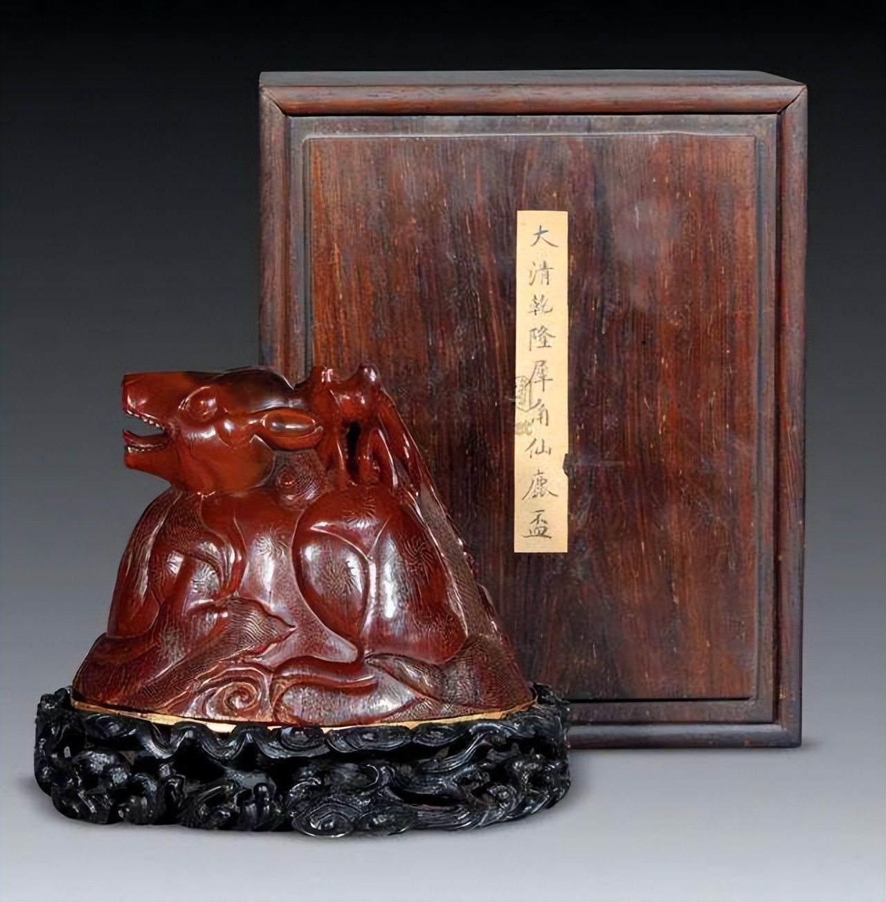 喝什么酒用犀角杯,犀角杯配白酒