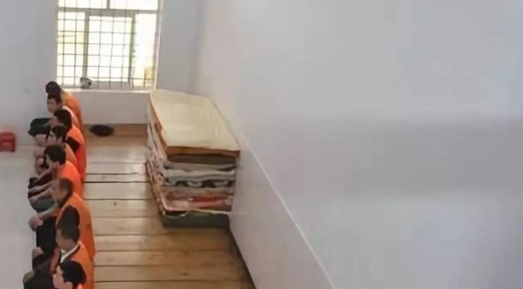 在看守所一般要做什么事情呢,刚刚进看守所每天都在做什么