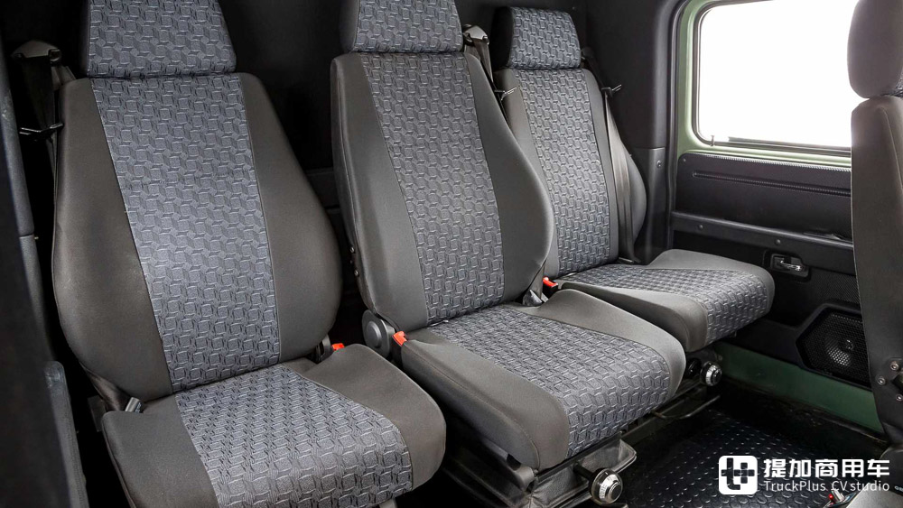 乌拉尔4320军用卡车穿越西伯利亚,遥控乌拉尔4320型6x6越野卡车