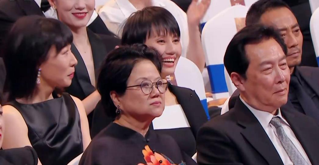 关晓彤于文文同框,于文文和关晓彤同框