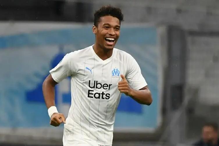 3100万，杰拉德官宣第3签！维拉透露3信号，球迷：送点王