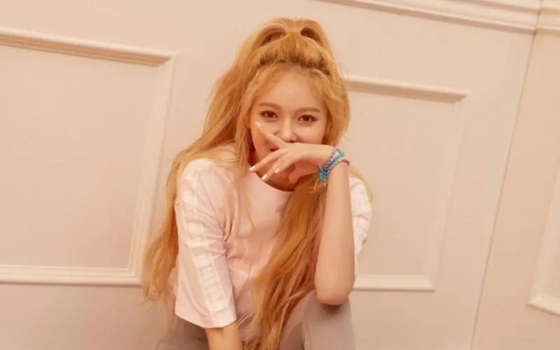 泫雅泰国泼水节舞台上的野马,泫雅在泰国泼水节