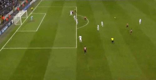 足球十大晃倒过人,足球十大精彩倒钩