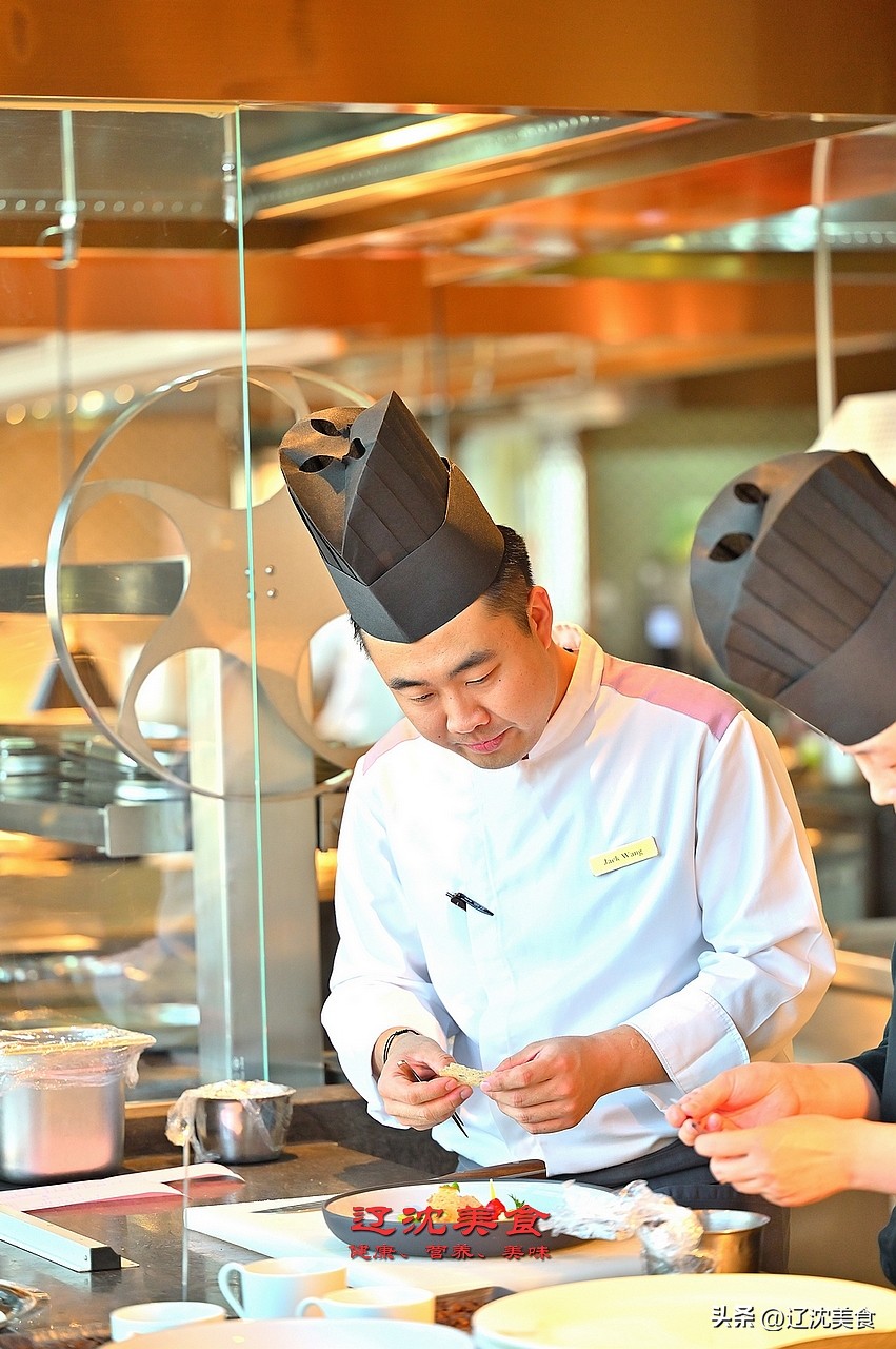 在沈阳最高的西餐庆生，没想到有海鲜饺子，和牛西冷不错