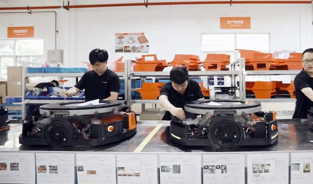 智能对话机器人如何实现,快仓智能仓储机器人还能和人对话