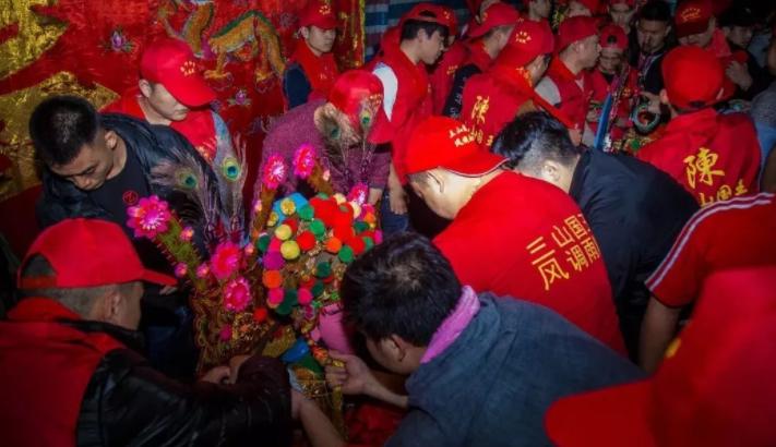 中国姓氏排名第一村,中国人口第一村