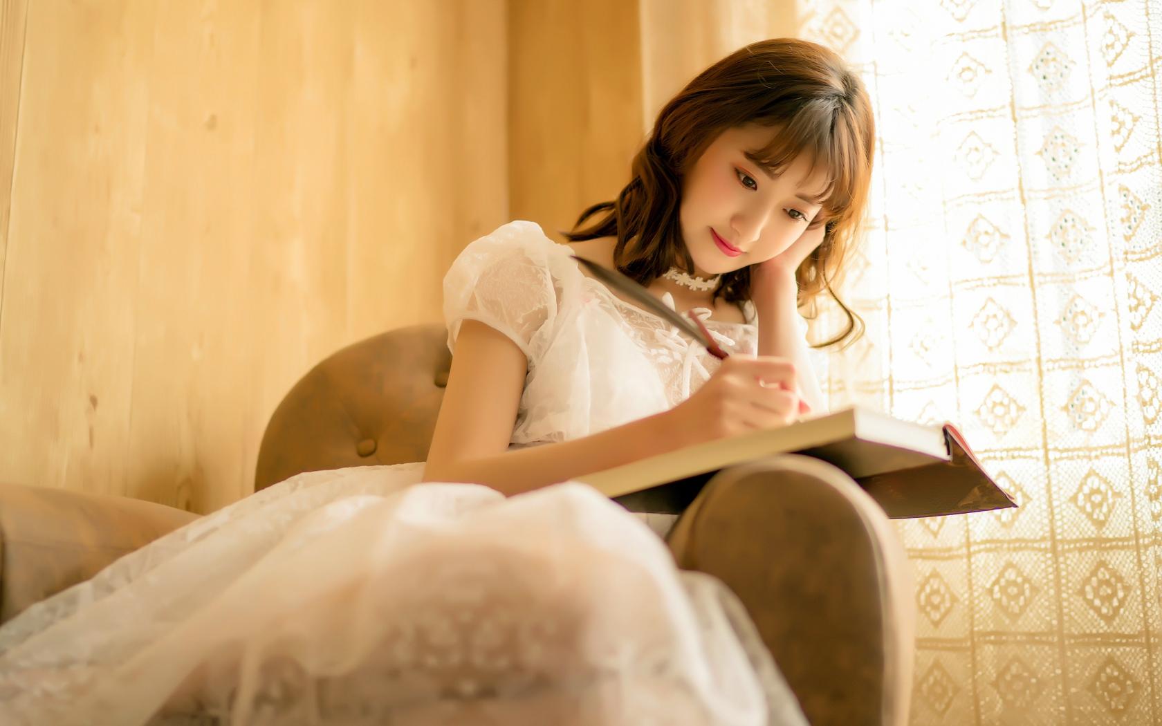 坚持用精华液和不用精华液的区别,精华跟平时用的精华液有什么不同