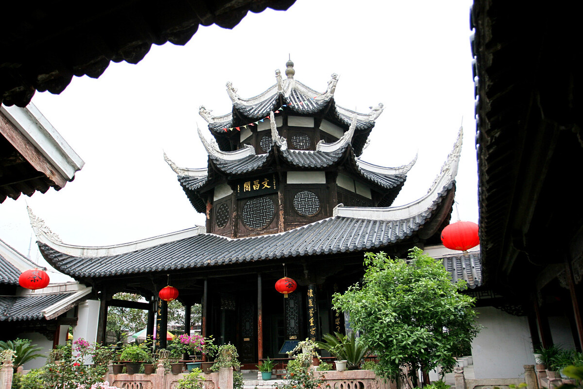 贵阳为什么会成为年轻人的香饽饽,蹲个城市