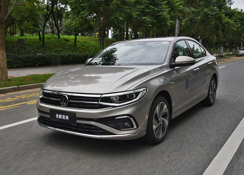 手握12万,2014款卡罗拉1.6l和2017款宝来