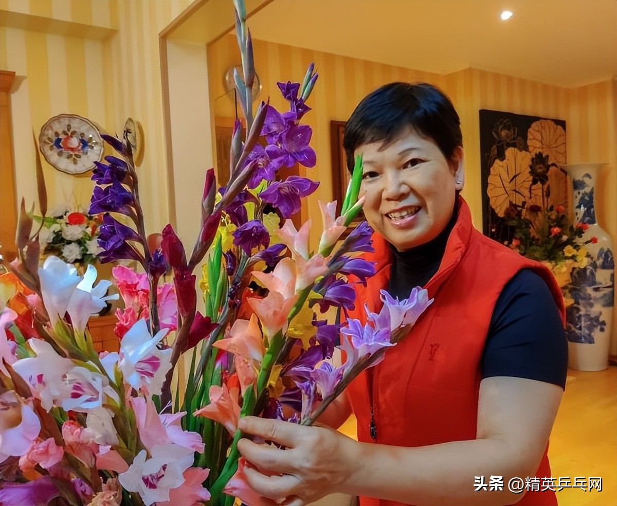 59岁倪夏莲晒照,倪夏莲赛场过生日感动落泪