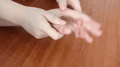 中风偏瘫半身发硬是怎么回事,中风偏瘫以后手老是没力该怎么办