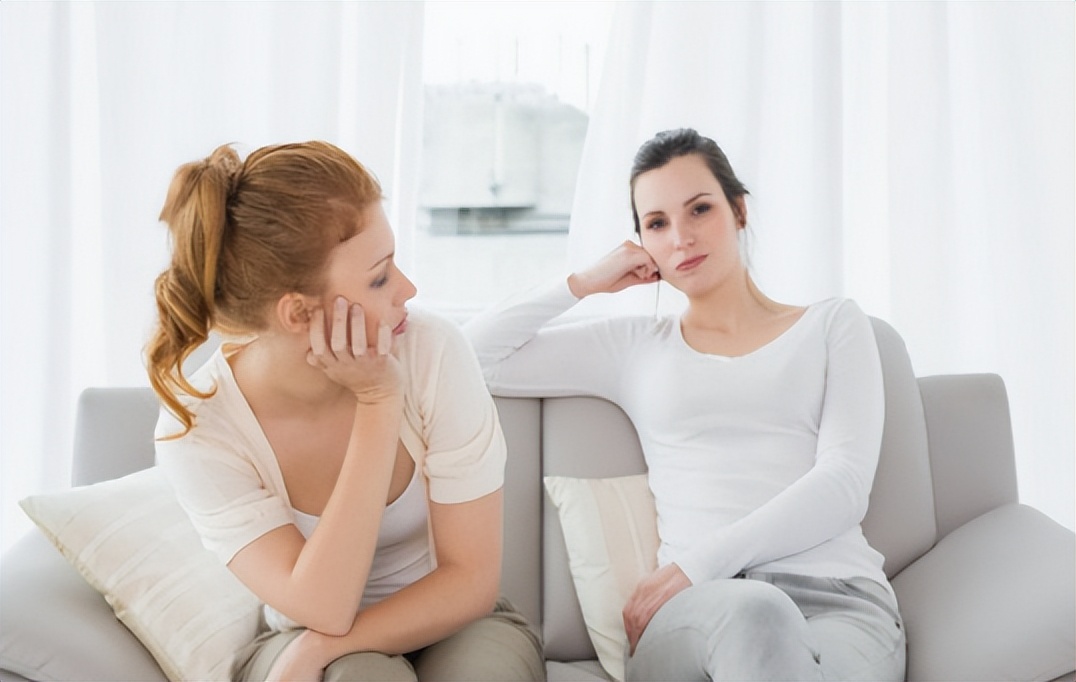 女孩第一次来例假最佳年龄是多少,女孩初次来例假在什么年纪