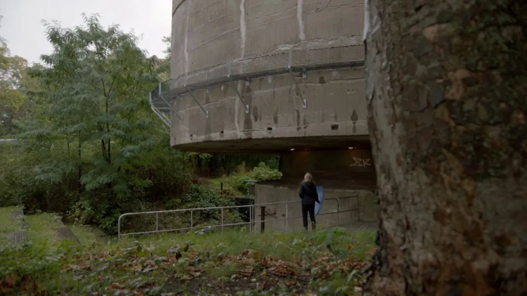 美国中情局“开*院妓**”、柏林街头粉红色管道，背后藏着怎样的故事