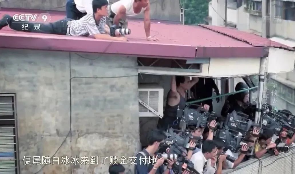 独生女惨死25年，做15次试管、被骗上千万，她是怎么熬过来的…