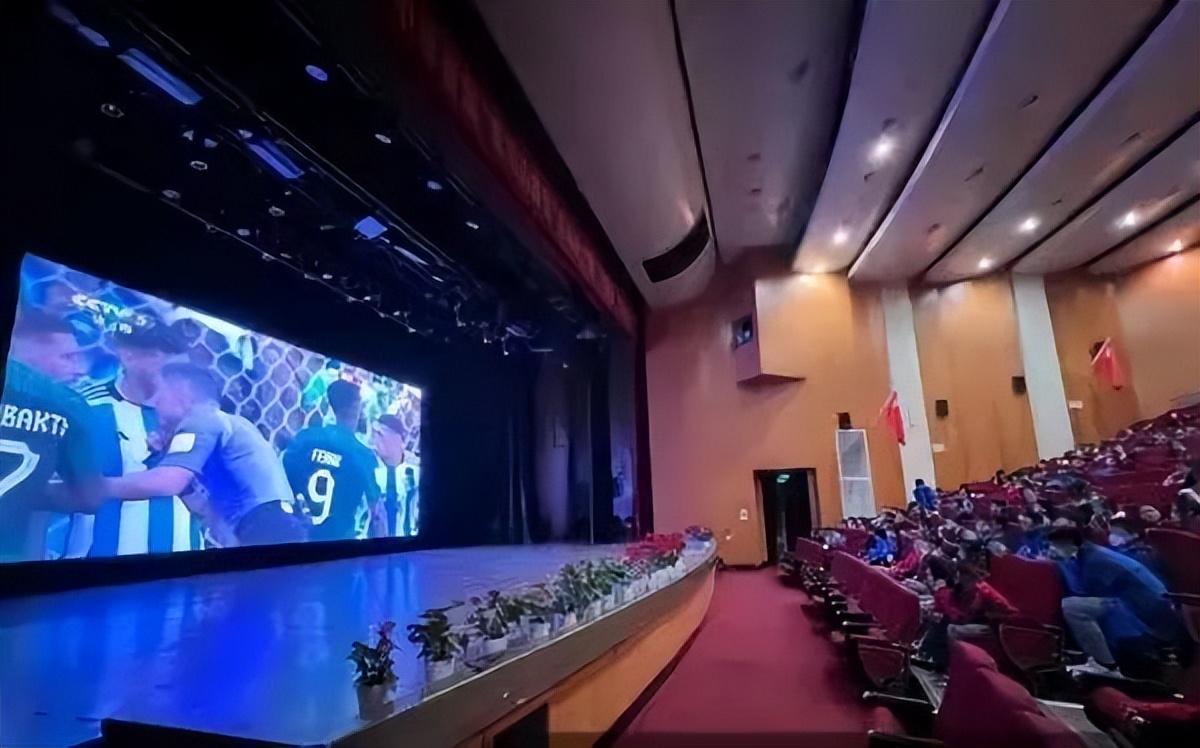 c罗登顶全球热搜榜,c罗创纪录视频