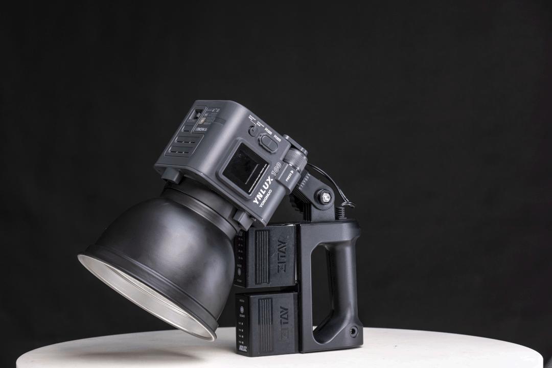 永诺ynlux100补光灯电池,永诺ynlux100pro使用教程