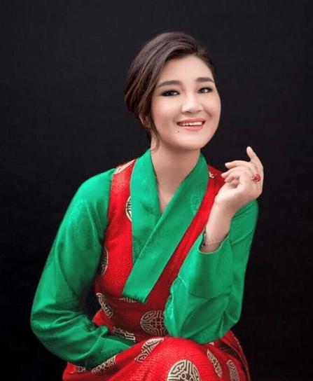 降央卓玛和她的三个孩子近况,降央卓玛一共几次婚姻