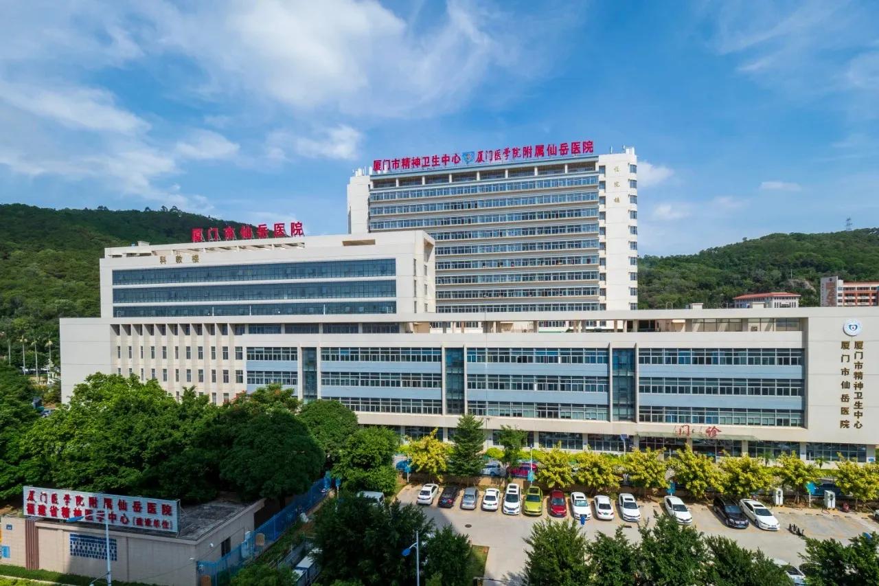 厦门25岁女子遭六旬医生猥亵！趁体检时用嘴吸允其隐私部位？