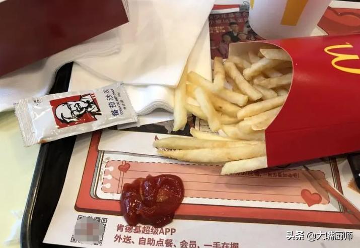 吃薯条满嘴番茄酱,吃薯条蘸番茄酱说明什么