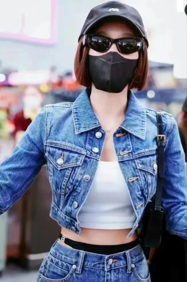 娜扎穿搭牛仔裤,娜扎穿牛仔裤显不出长腿