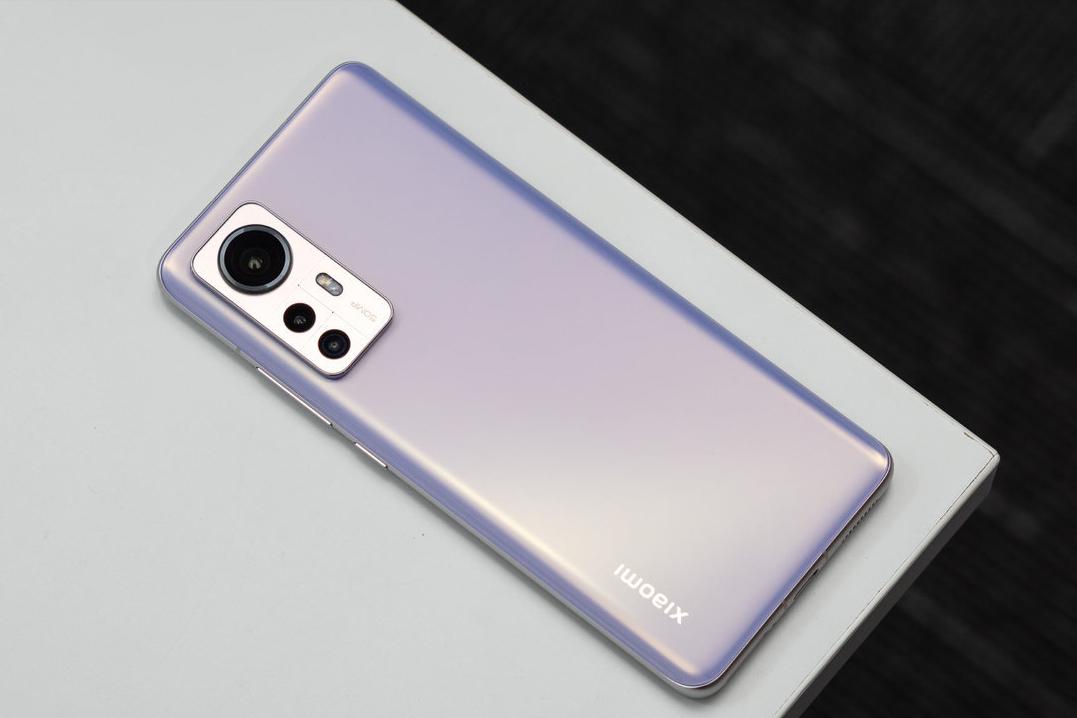 今年跳水最快的三款手机,3000到4000左右性价比高的手机