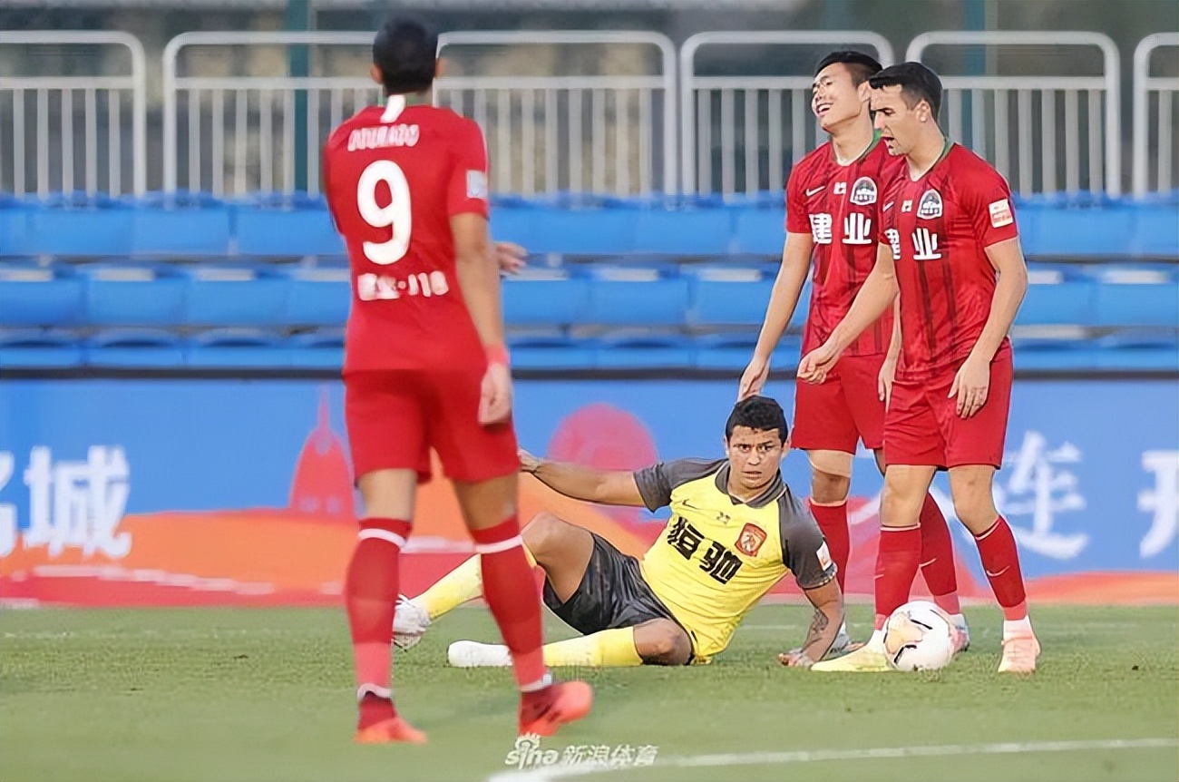 艾克森中超最新消息,艾克森中超射手王亚冠