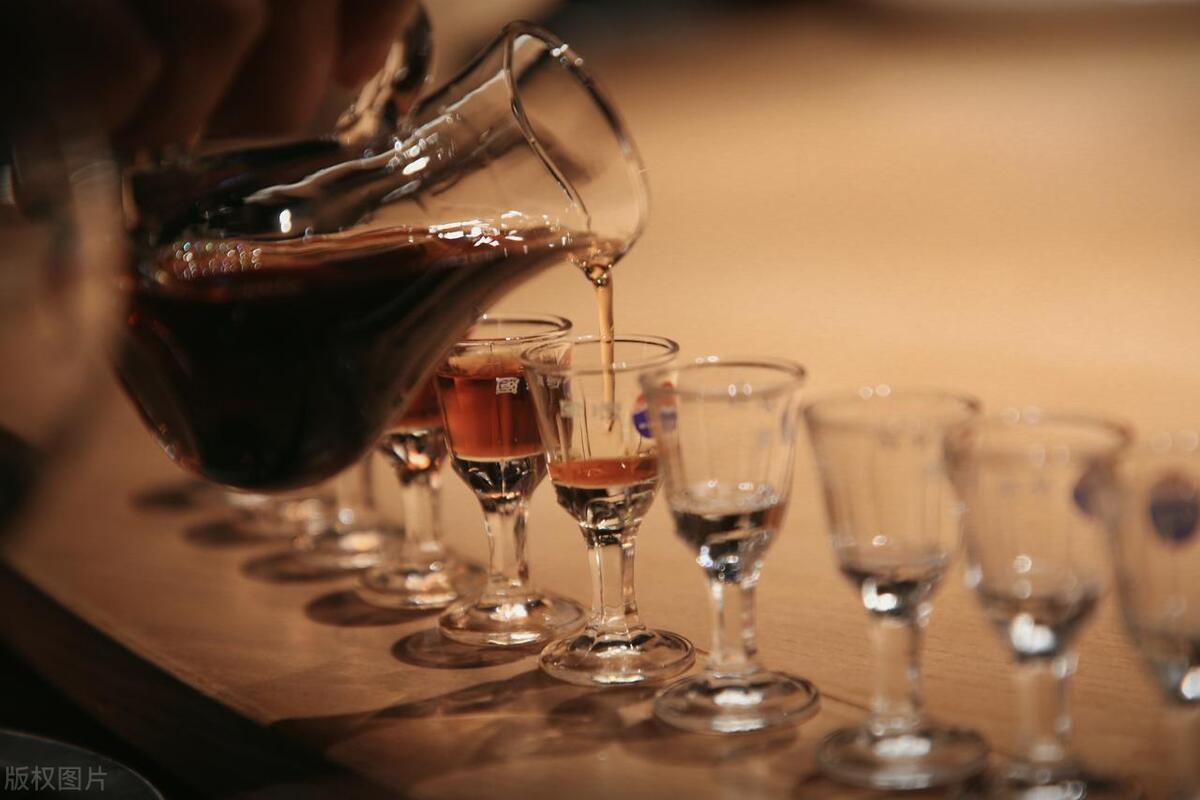 怎样挑选红酒的正确方法,怎么选购红酒的正确方法