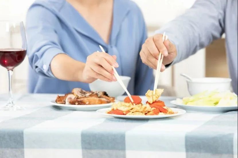 西贝酒酿空气馍开业；蜜雪冰城进军日本和澳洲；KURA寿司首进内地