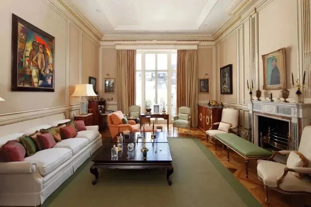 伊丽莎白·泰勒的珠宝最后给了谁,伊丽莎白泰勒和奢华珠宝