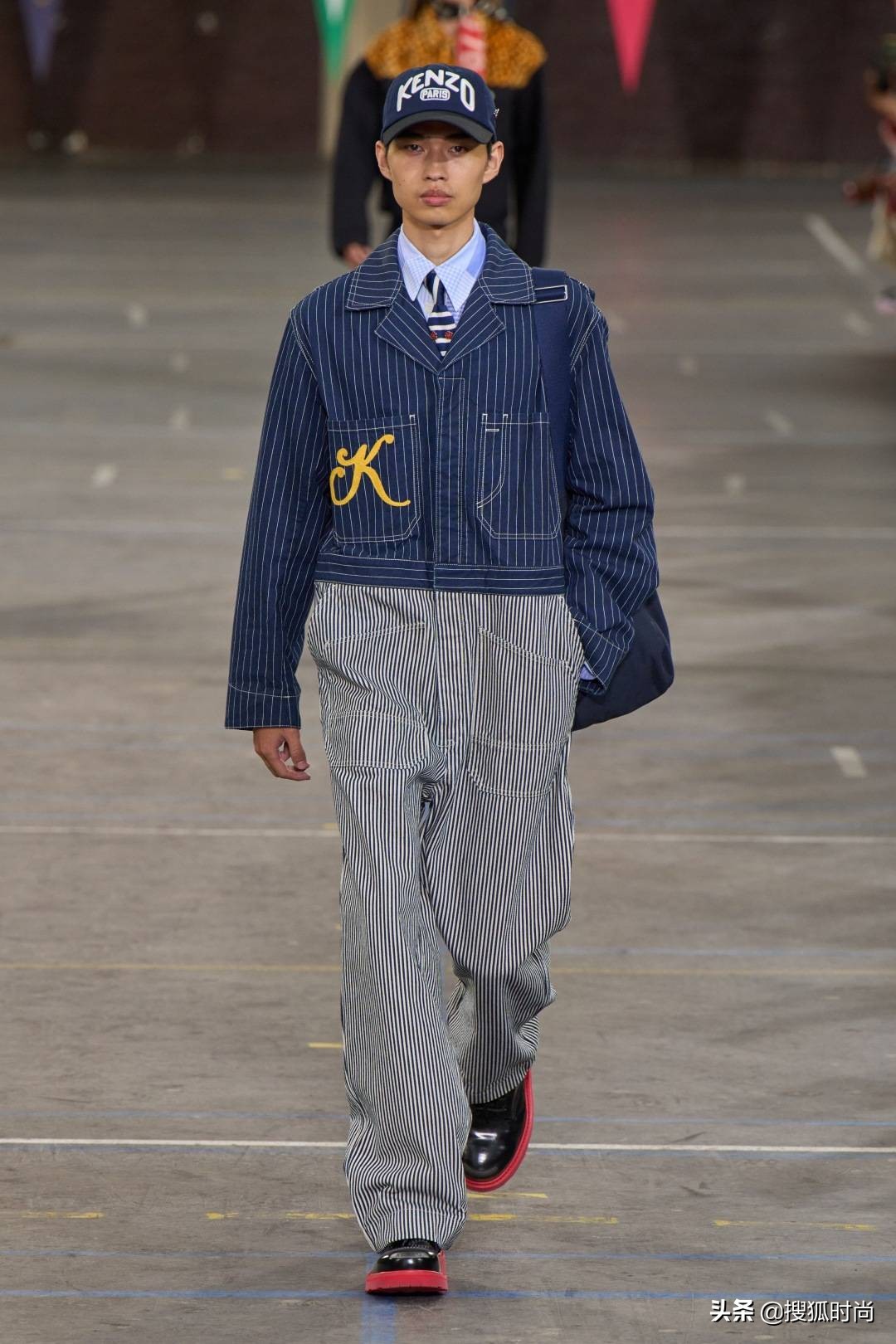 lv和爱马仕哪个值得购买,lv和爱马仕有什么不同