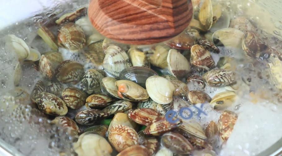 张文宏谈奥密克戎毒性,张文宏说奥密克戎感染后会咬人