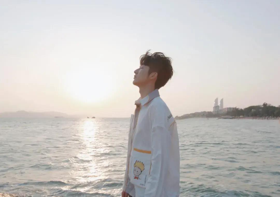 校草脸男星图鉴,男校草图片帅气