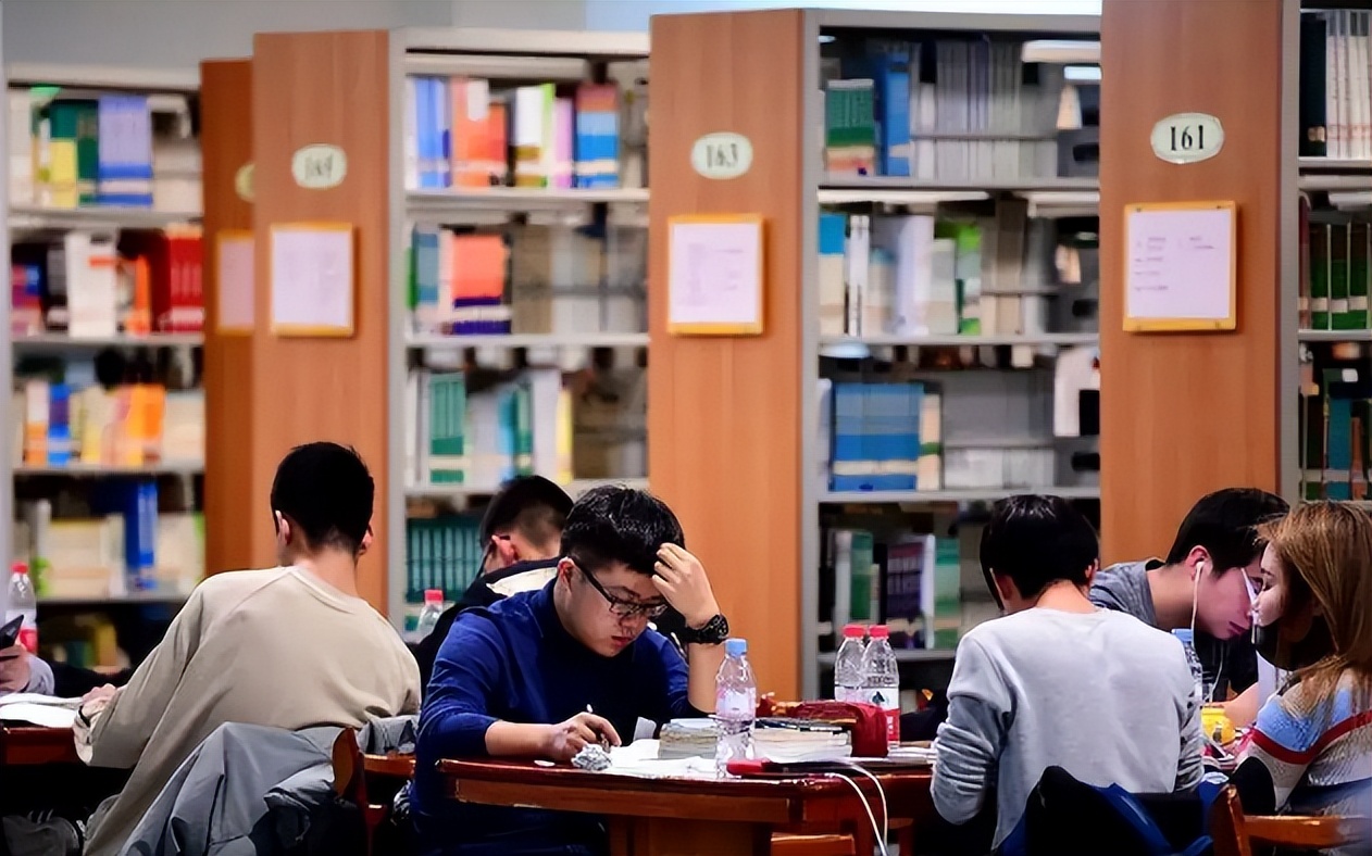 不清楚选择专硕还是学硕的原因,专硕和学硕的差距到底有多大