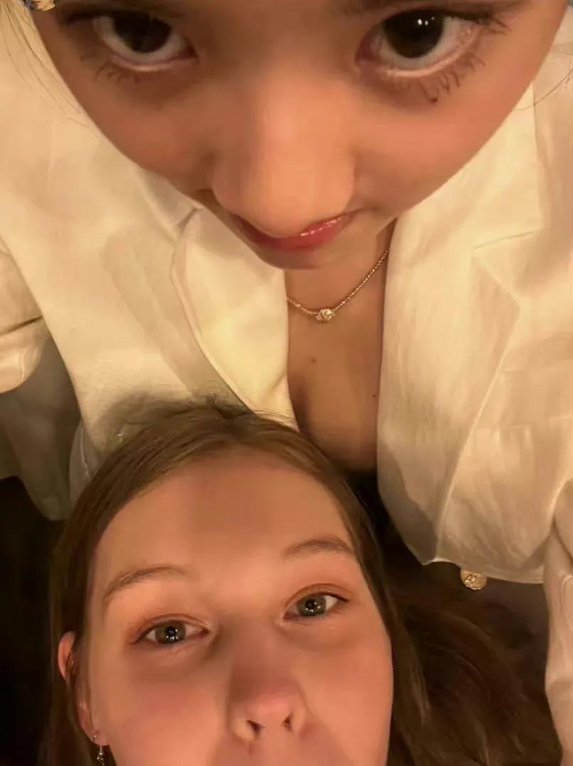 17岁黄多多视频,16岁黄多多穿成了大人模样